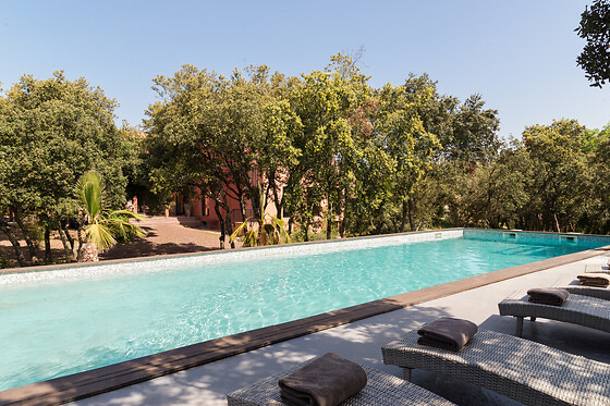Disini Luxury Hotel - photo 10