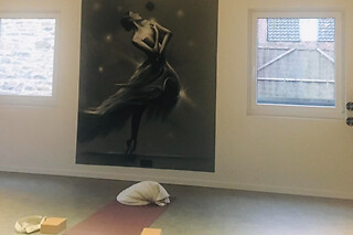 Yoga respiration et méditation musicale avec La Tête dans les Étoiles à Filot (Liège)