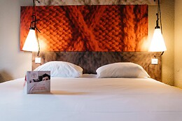 Ibis Quimper