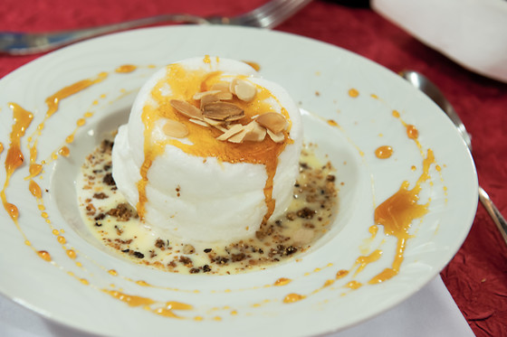 Repas gastronomique pour 2 à l'Hostellerie de la  Croix d'Or à Roye (France)
