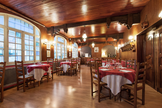 Repas gastronomique pour 2 à l'Hostellerie de la  Croix d'Or à Roye (France)