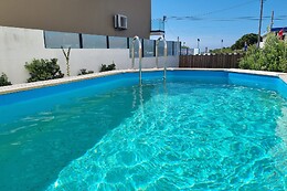 FAMILY SURF HOME