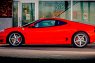 Een Ferrari 360 Modena besturen van Celebrations Autoverhuur (Stroombeek-Bever - regio Brussel)