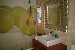 VINOHOTEL 7 UVAS