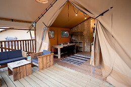 CAN BORA LODGES