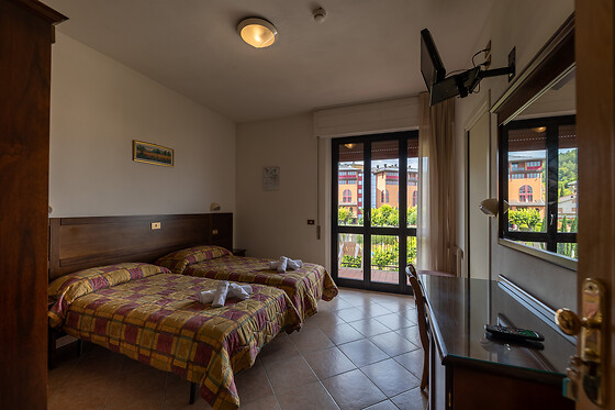 Hotel Astra - photo 2