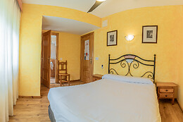 HOSTAL RIO ARA