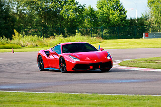 Pilotage Ferrari 488 GTB (2 tours) sur le Circuit de Mettet (B)