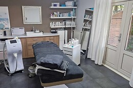 Unic Derma
