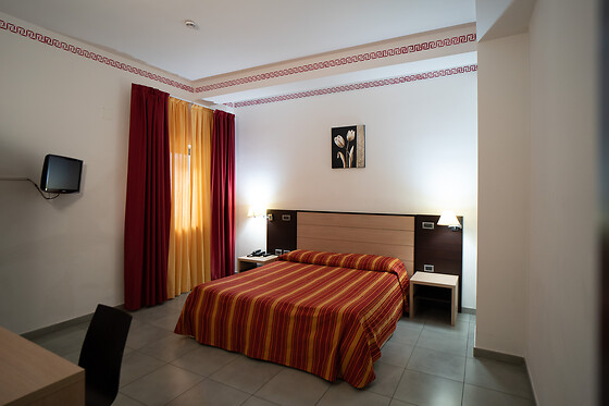 Hotel Insteia - photo 8