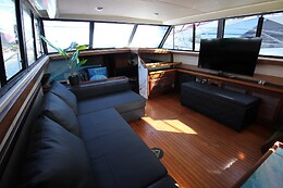 DIAMOND BOAT PARTY