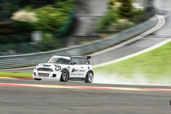 Een Race Experience van M Cave Motorsport Experience (Circuit van Heusden-Zolder - Limburg)