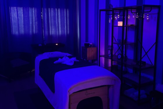 AJ in Beauty & Massotherapy - photo 1