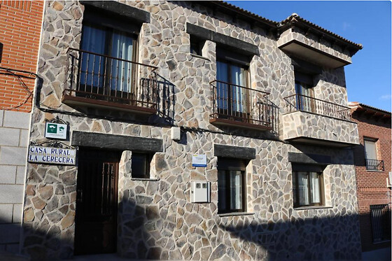 CASA RURAL LA CERECERA Y CASA RURAL VALLECASAR - photo 0