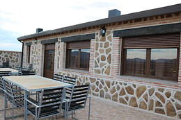 CASA RURAL LA CERECERA Y CASA RURAL VALLECASAR