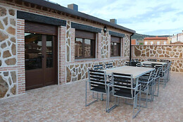 CASA RURAL LA CERECERA Y CASA RURAL VALLECASAR