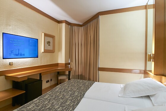 AR HOTEL LOS ARCOS - photo 7
