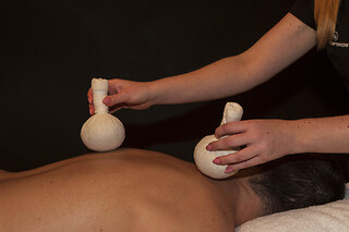 Een rugmassage voor 2 bij Instituut Eleonora Brugge - Sint-Michiels (Brugge - West-Vlaanderen)