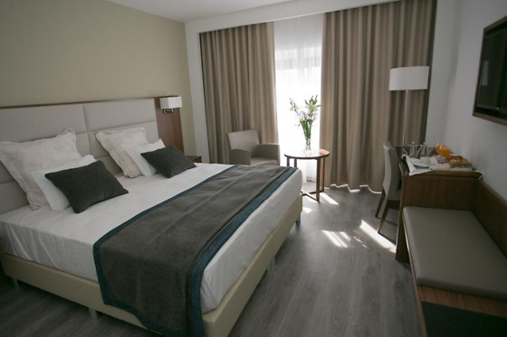 Hotel Exe São Lázaro - photo 1