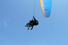 PARAPENT ENTRENUVOLS