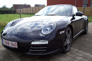 Een Porsche 911 Carrera 4 Cabrio besturen van Porsche 4 Rent (Oostkamp - West-Vlaanderen)