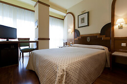HOTEL MARÍA LUISA