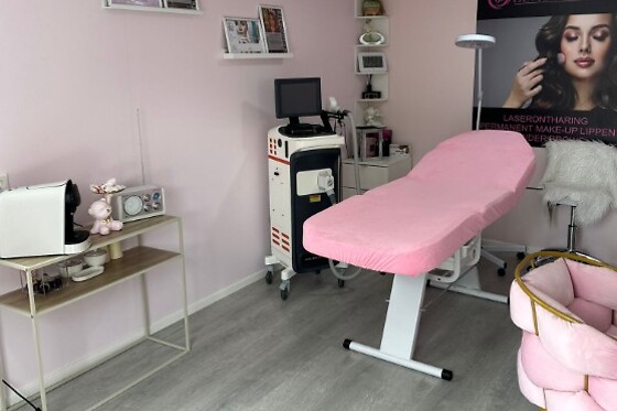 Janna's Beautysalon - photo 2