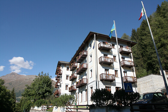 Swadeshi Club Hotels - photo 7