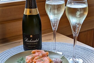 Séjour pour 2 en roulotte, planche apéro, prosecco et vélos électriques chez RAVEL-ÉMOI à Ramillies (Brabant Wallon)