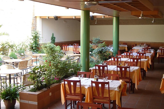 HOTEL CARMEN/ HOSTAL ROM - photo 2